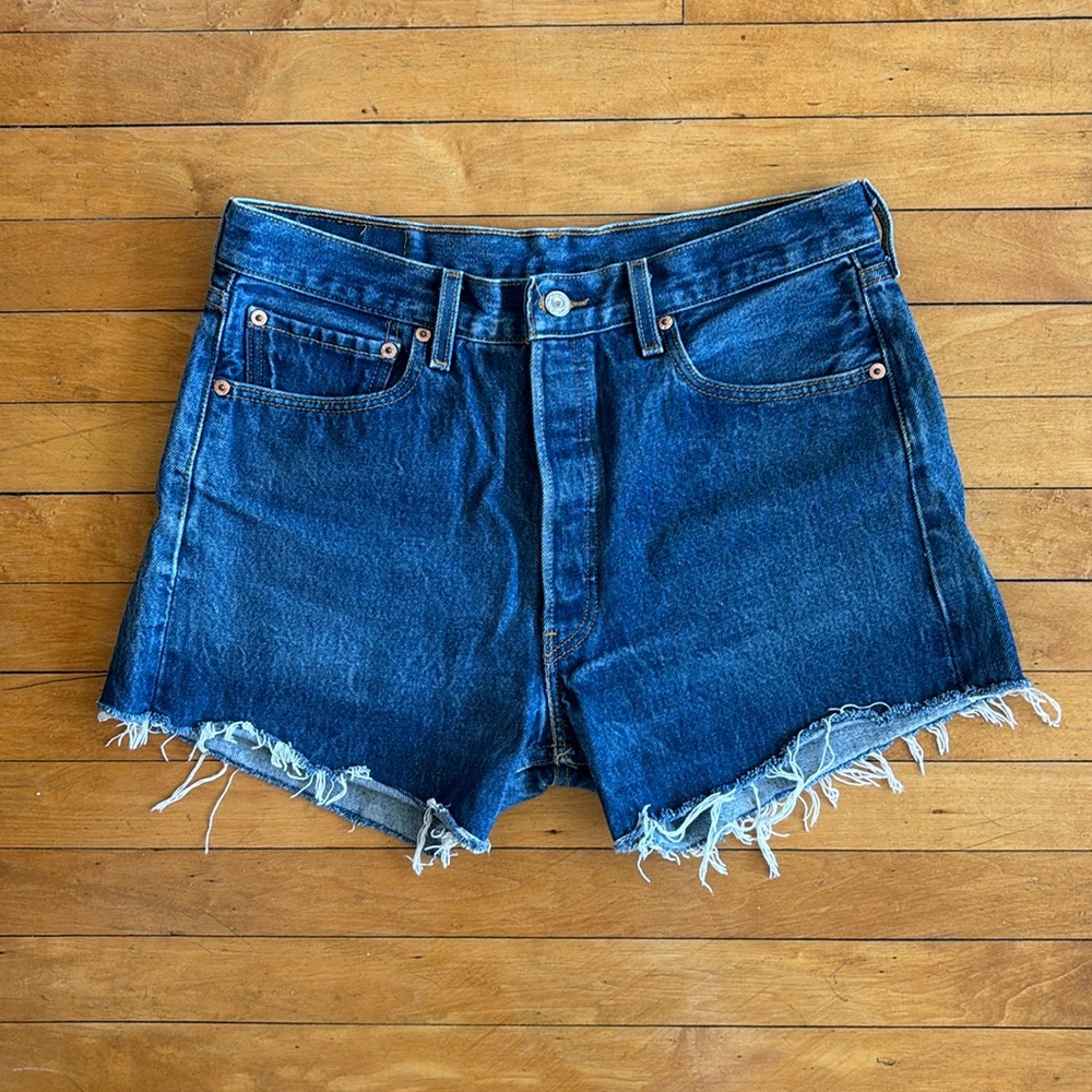 Vintage Levi’s 501 Cut-off Shorts 29